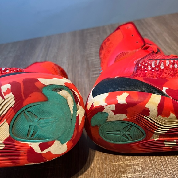 Nike Kobe 9 Elite Christmas 2014 Mens Athletic Sneaker Size 8.5 Red 630847-600 - Picture 7 of 9